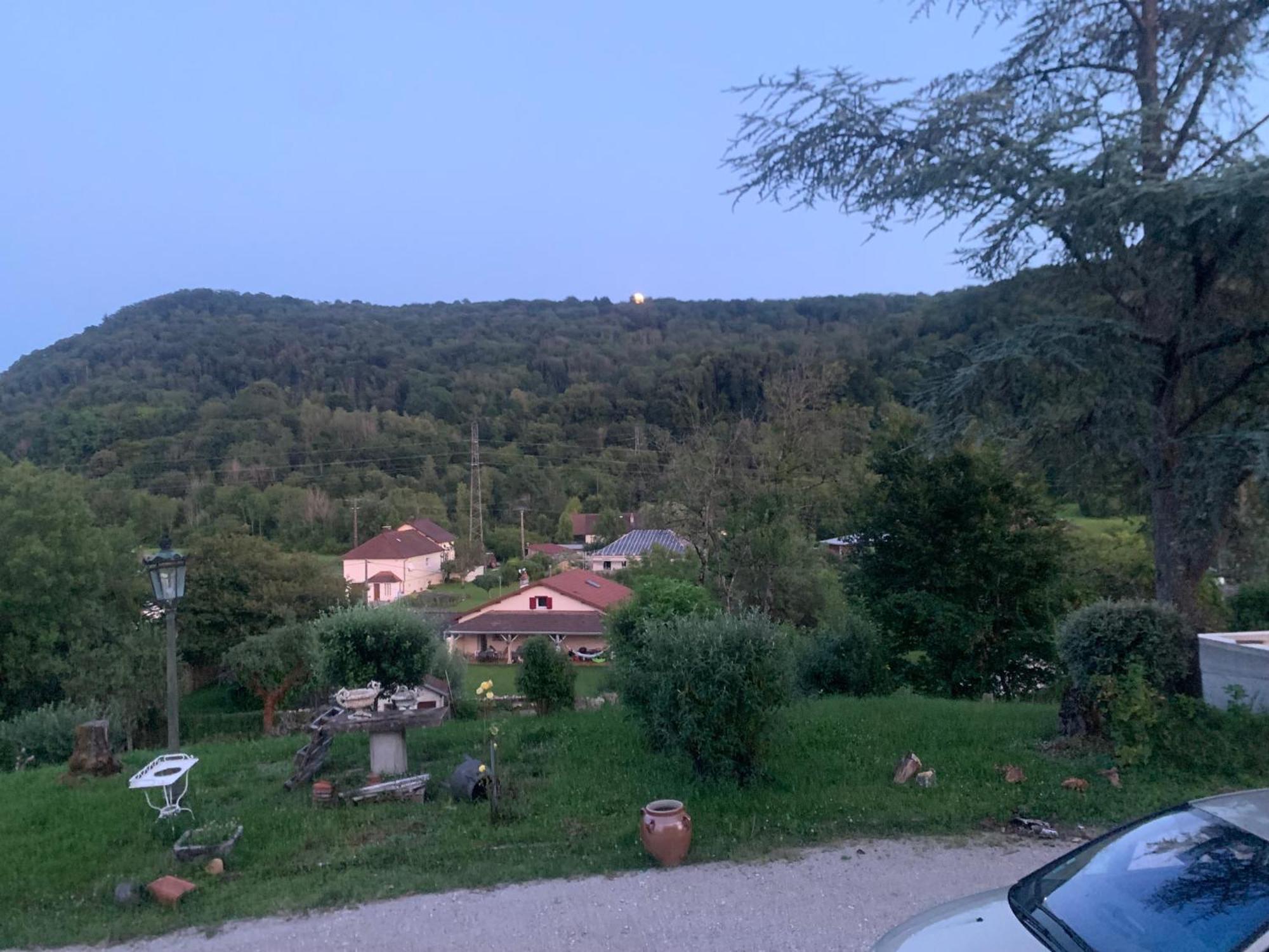 Bed and Breakfast Longue Vue En Arbois Exterior foto